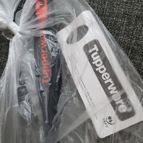 New tupperware ladle - Picture 2 of 3